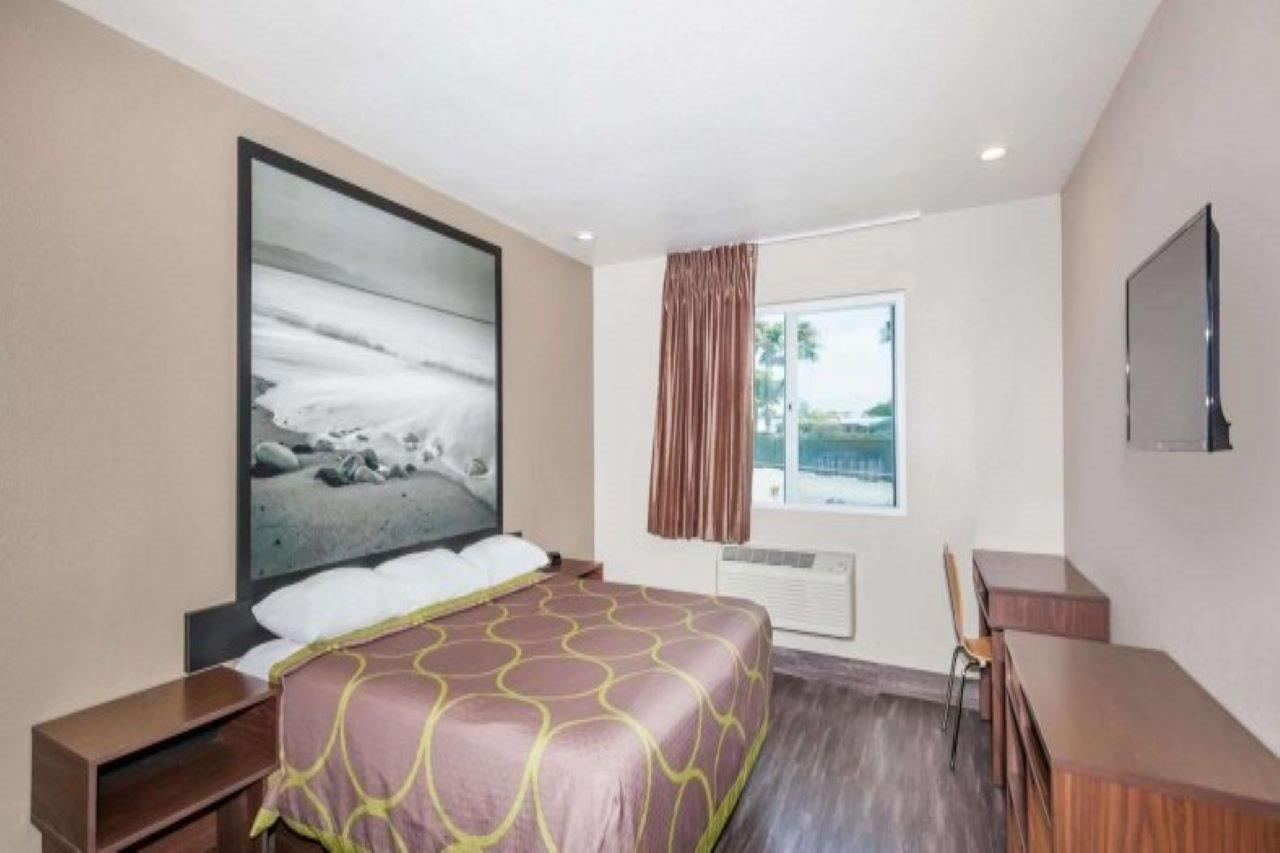 Super 8 By Wyndham San Diego/Imperial Beach Zewnętrze zdjęcie