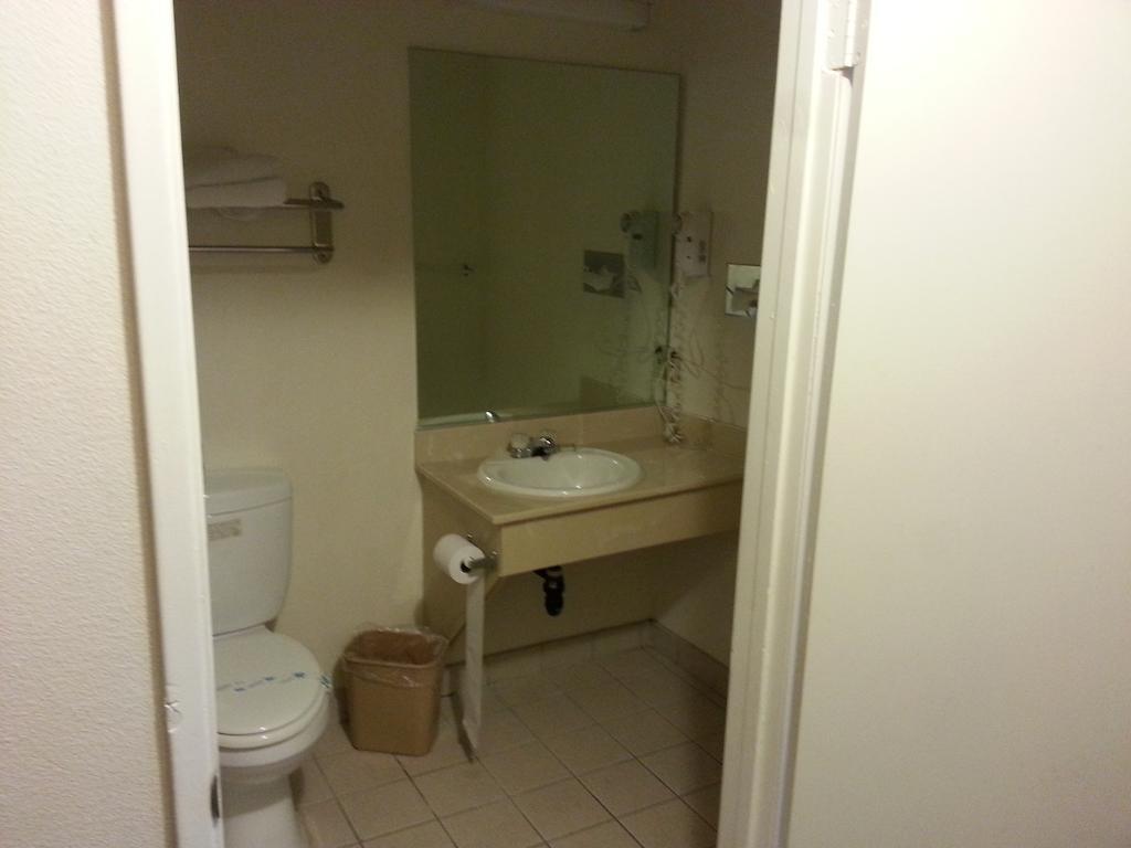Super 8 By Wyndham San Diego/Imperial Beach Zewnętrze zdjęcie