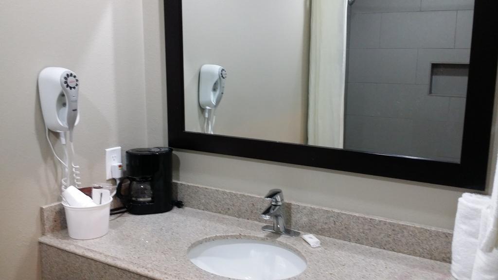 Super 8 By Wyndham San Diego/Imperial Beach Zewnętrze zdjęcie