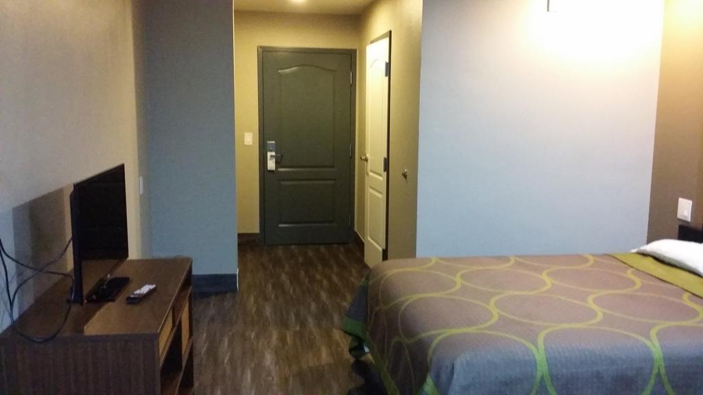 Super 8 By Wyndham San Diego/Imperial Beach Zewnętrze zdjęcie