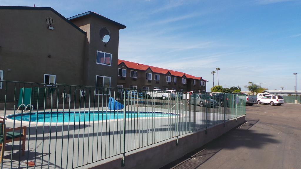 Super 8 By Wyndham San Diego/Imperial Beach Zewnętrze zdjęcie