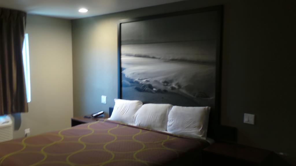 Super 8 By Wyndham San Diego/Imperial Beach Zewnętrze zdjęcie