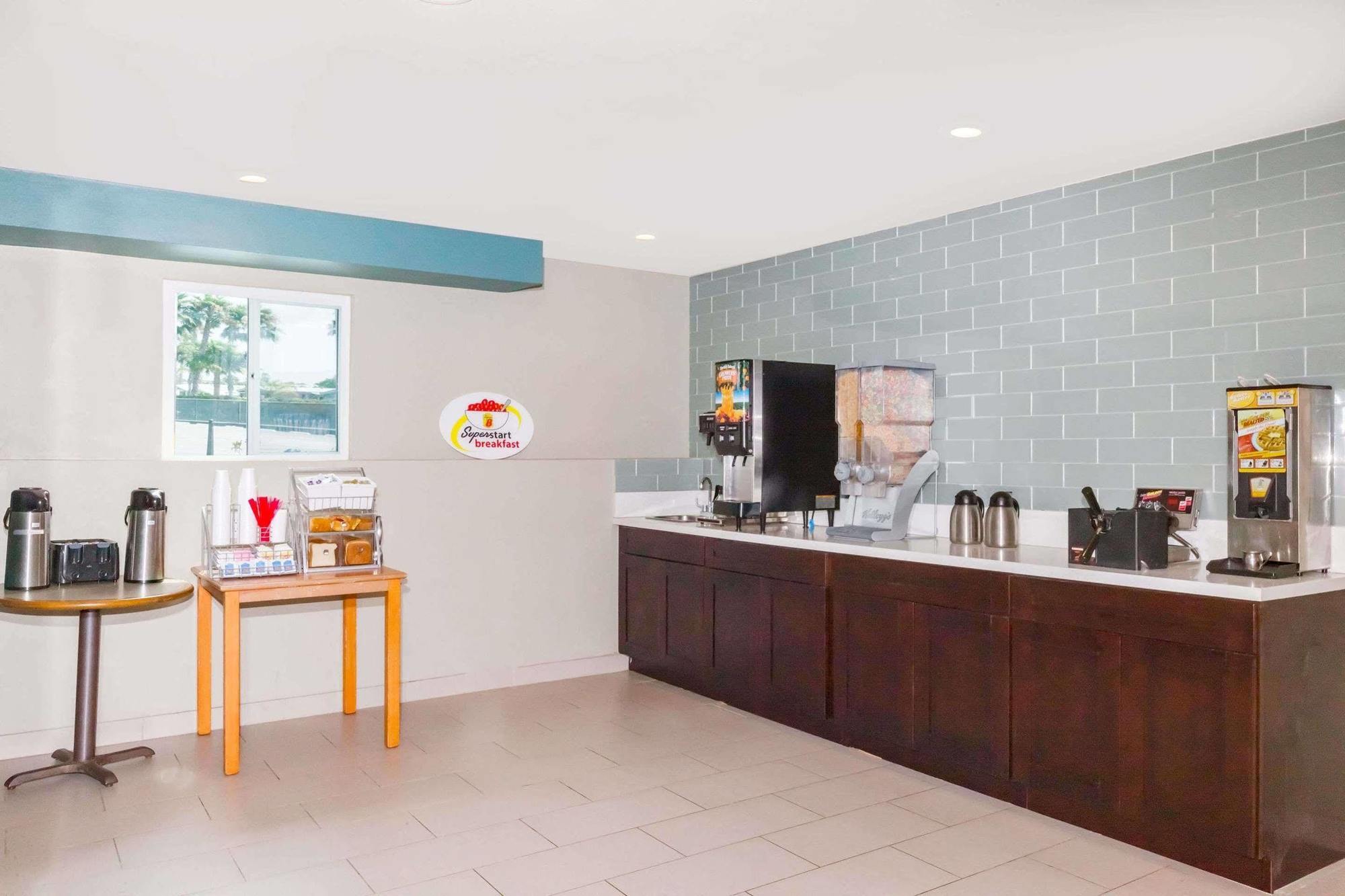 Super 8 By Wyndham San Diego/Imperial Beach Zewnętrze zdjęcie