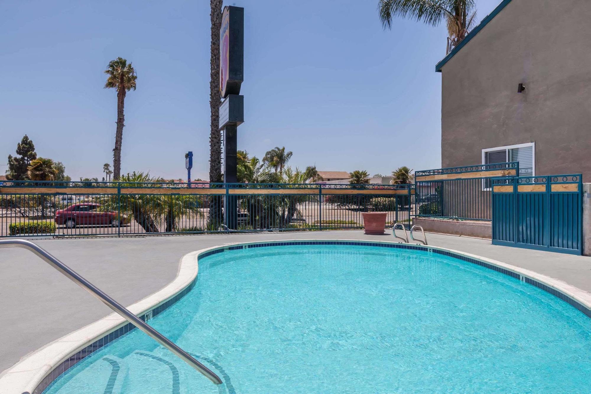 Super 8 By Wyndham San Diego/Imperial Beach Zewnętrze zdjęcie