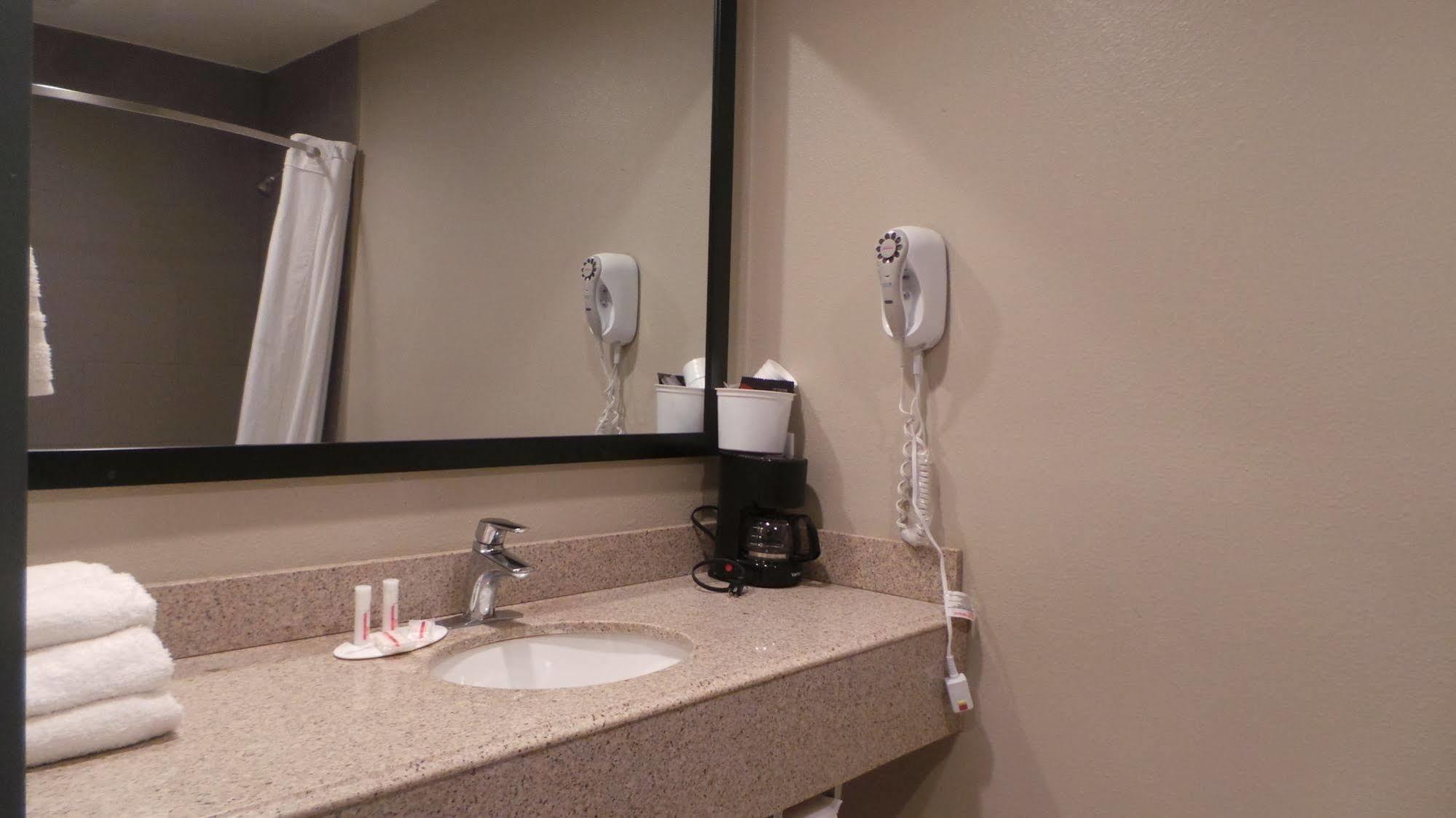Super 8 By Wyndham San Diego/Imperial Beach Zewnętrze zdjęcie